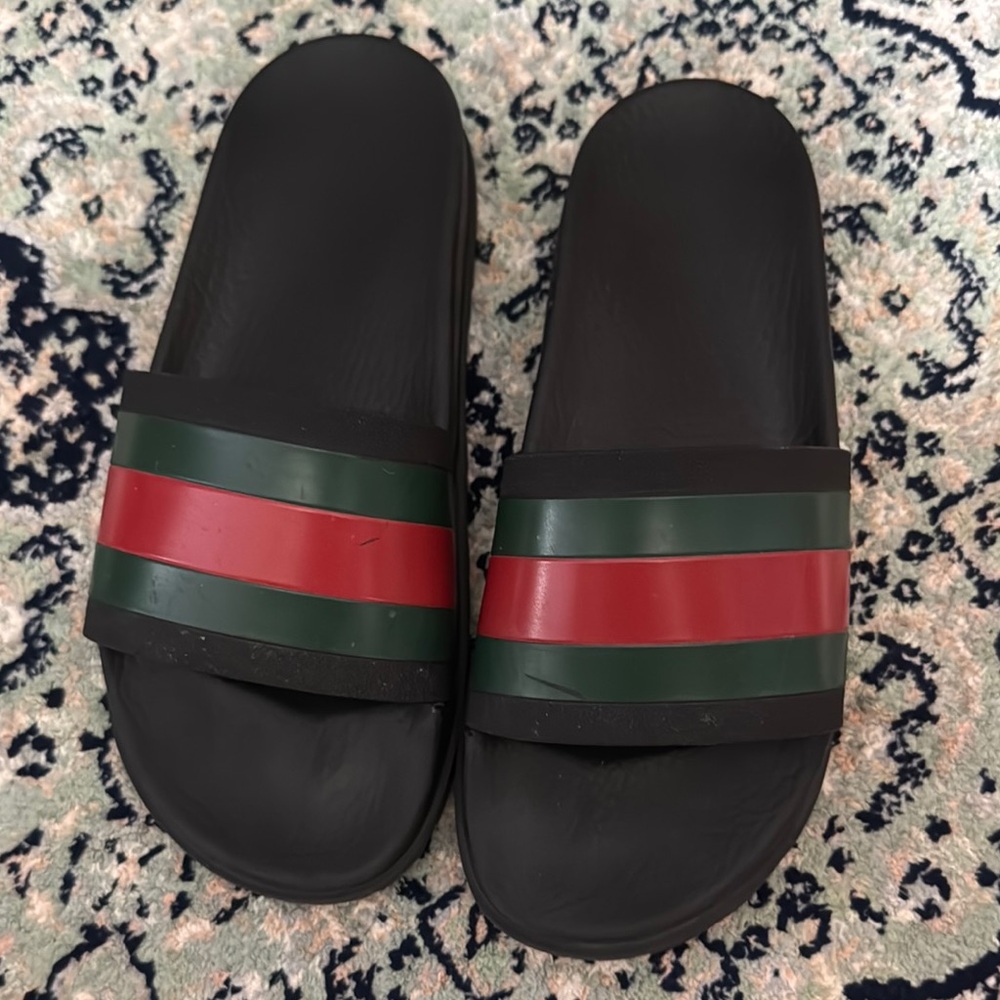 Gucci Black Sandals with Red and Green Stripes